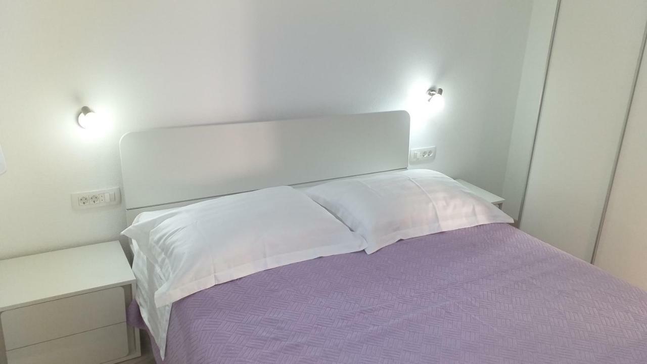 Apartment Zaklopatica Lastovo ภายนอก รูปภาพ