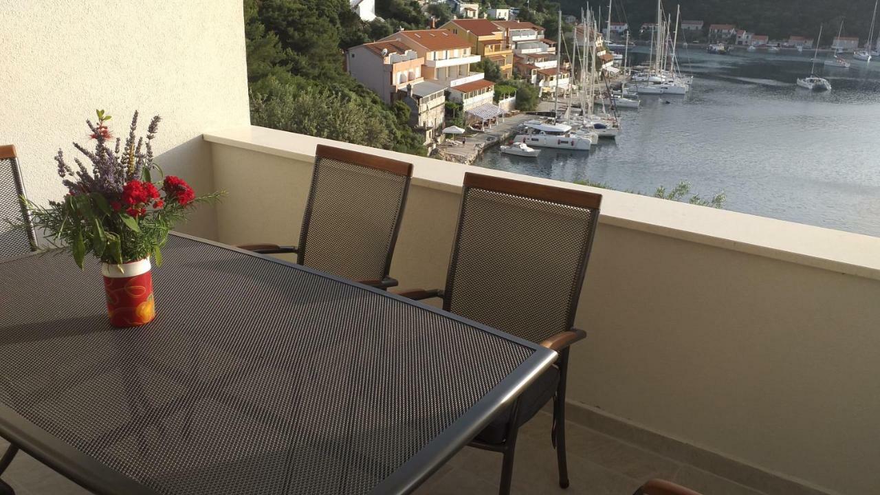 Apartment Zaklopatica Lastovo ภายนอก รูปภาพ